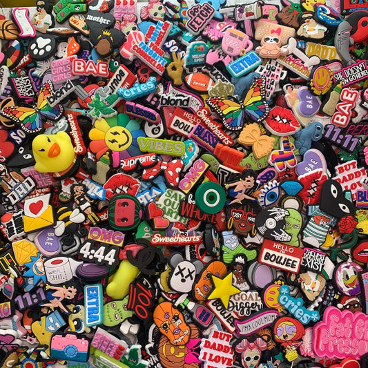 Pack of 6 Random Crocs jibbitz charms